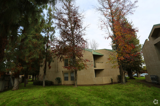 Building Photo - Teal Gardens