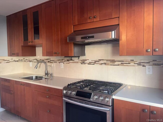 Foto del edificio - 207-09 35th Ave