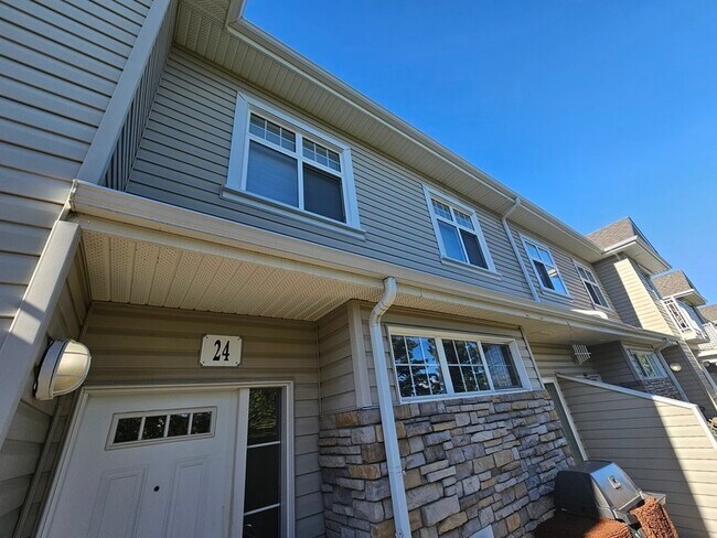Photo du bâtiment - 1179 Summerside Dr SW