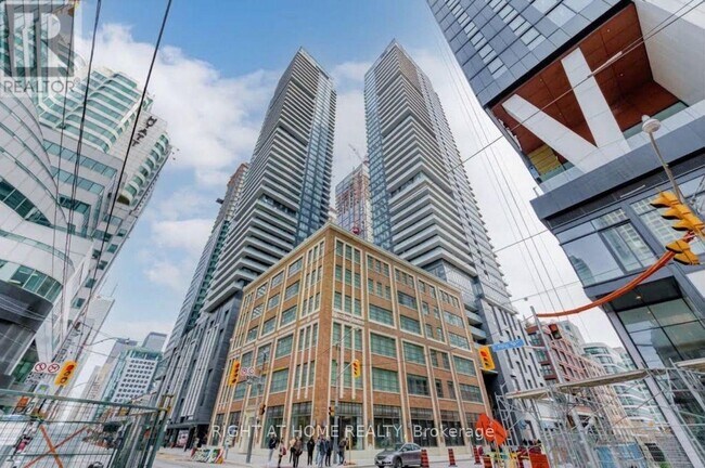 Building Photo - 115 Blue Jays Way