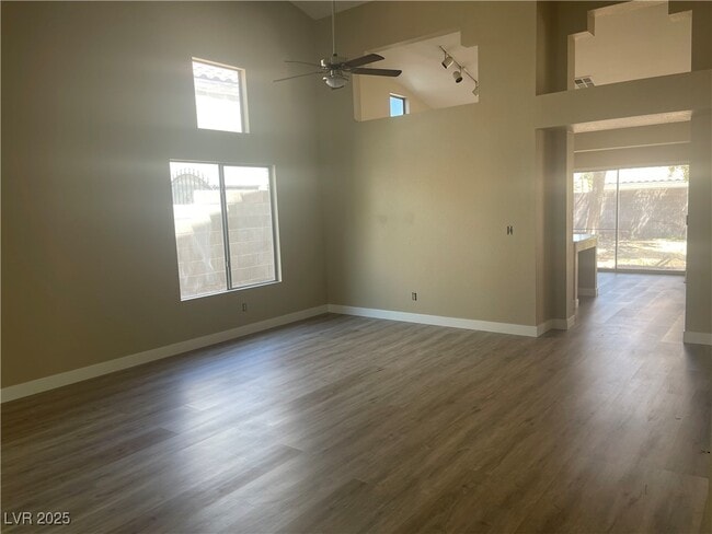 Foto del edificio - 2226 Crown Valley Ln