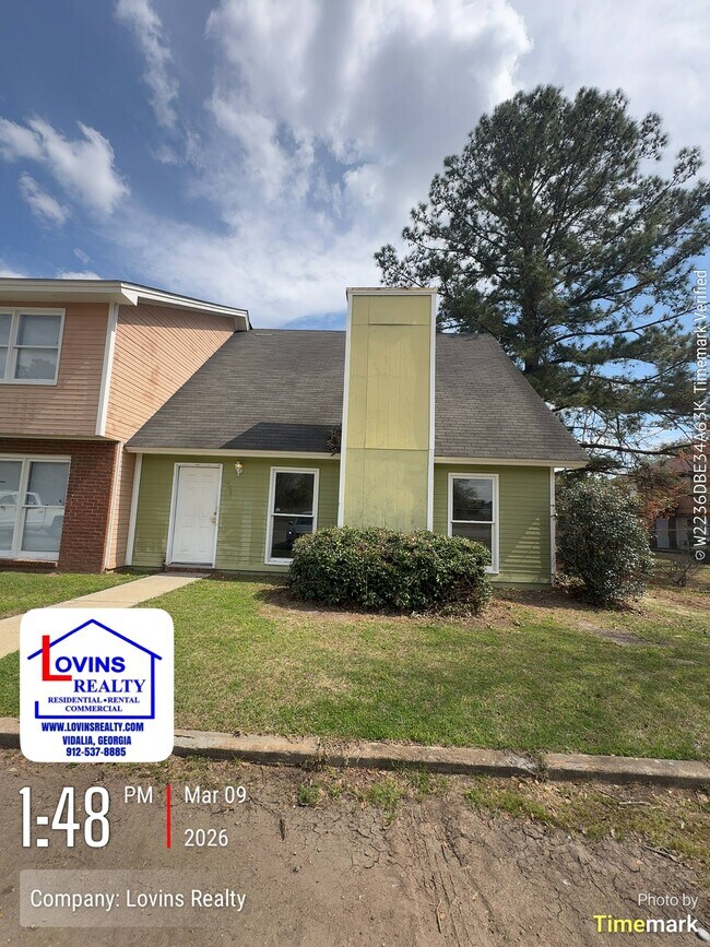 Building Photo - 406 Randolph Dr
