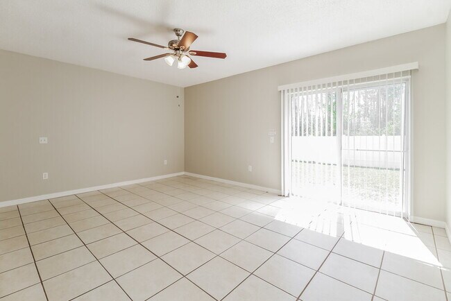 Building Photo - 1005 Dudley Dr