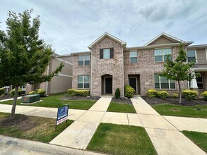 Building Photo - 3345 Cricket Dr
