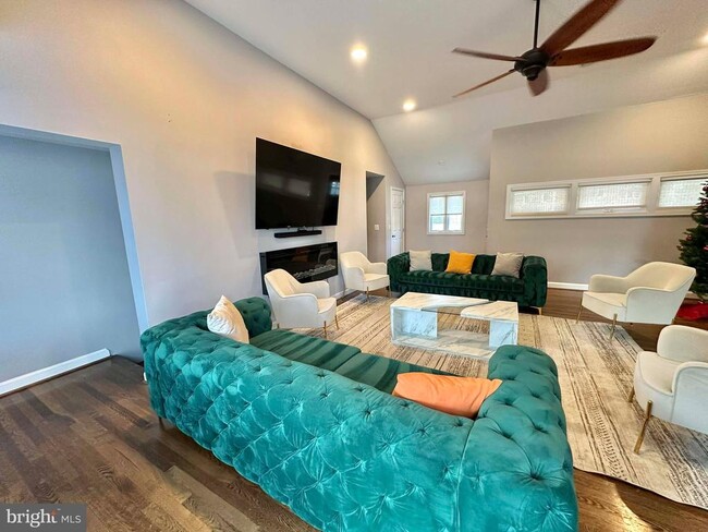 Foto del edificio - 5400 Williamsburg Blvd