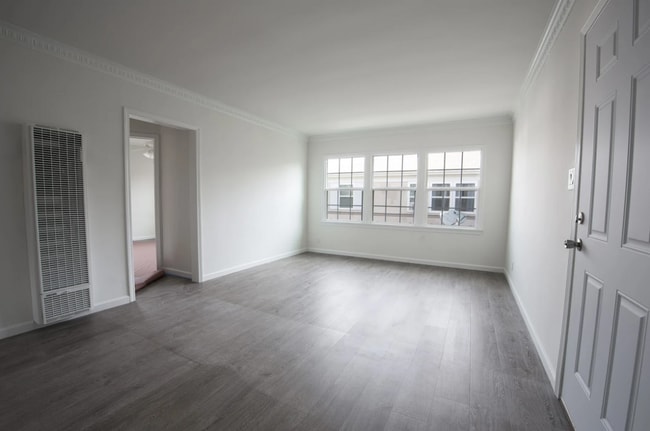 Foto del edificio - Completely Remodeled 2 Bed 1 Bath in the h...