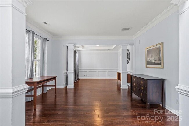 Foto del edificio - 9920 Eden Hall Ct