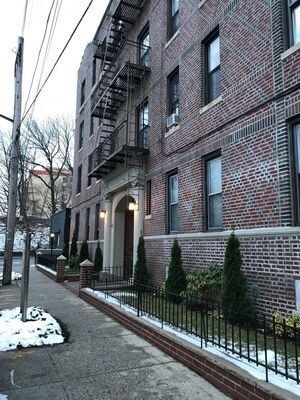 Primary Photo - 2738 E 19th St