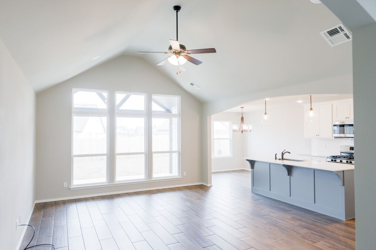 1423 E Roanoke Pl, Broken Arrow, OK 74011 House Rental in Broken