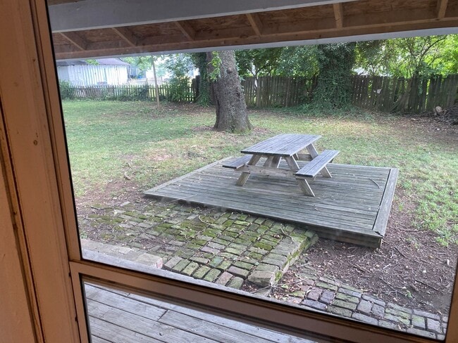 Building Photo - 376 Park Ave