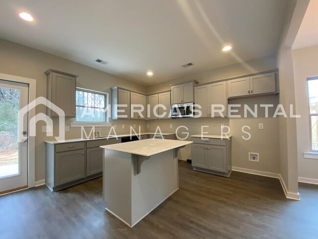 Foto del edificio - 7952 St.James Dr