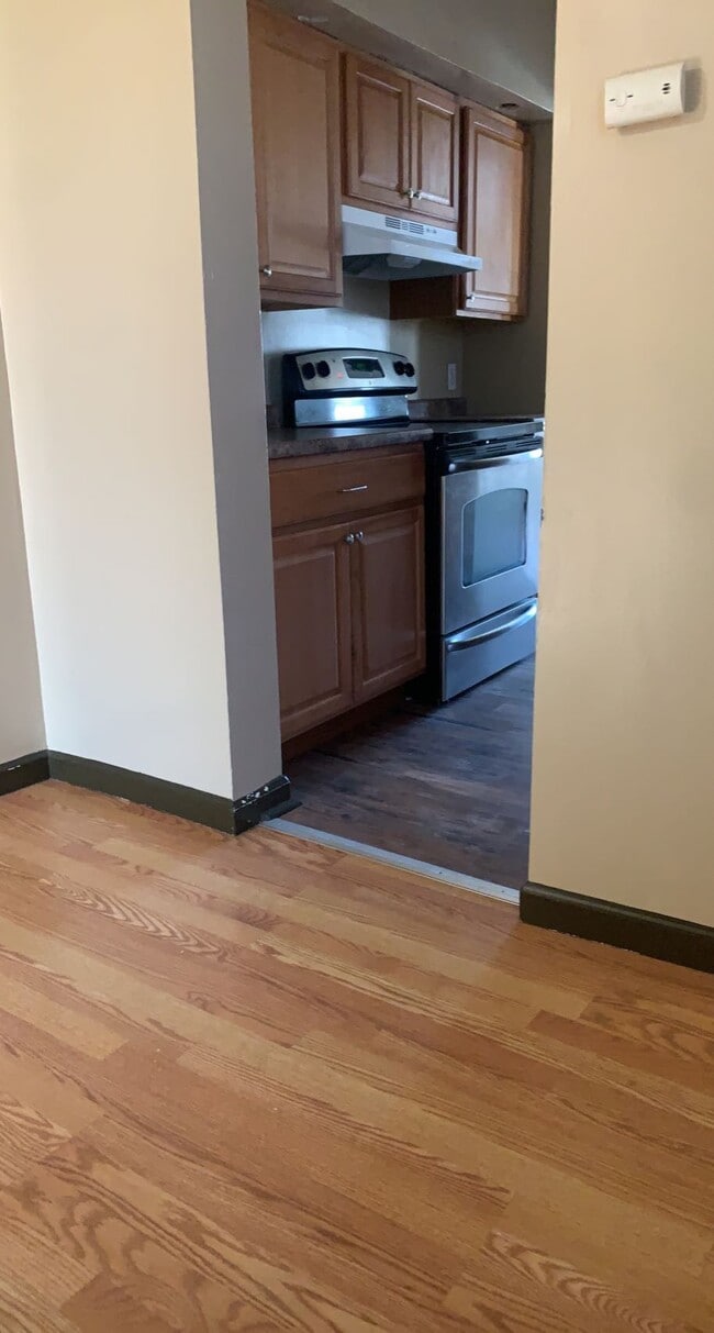 Building Photo - 1205 3rd Ave