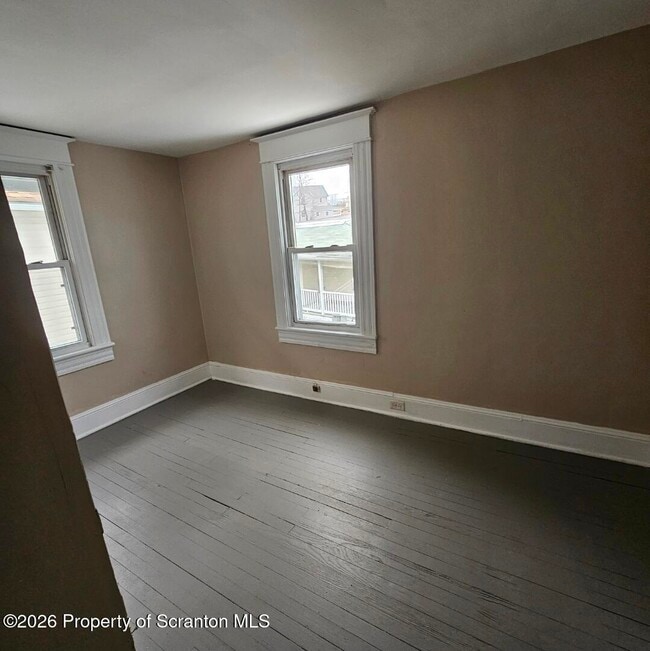 Building Photo - 609 S Valley Ave