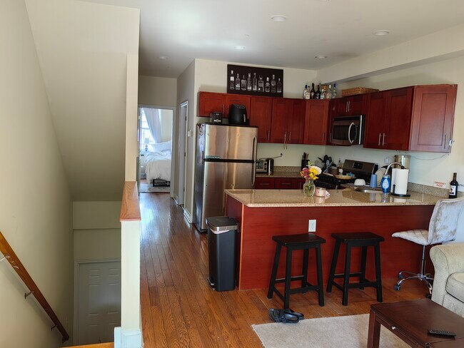 Building Photo - 1708 Fontain St