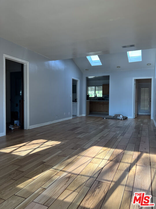 Foto del edificio - 7516 Whitaker Ave