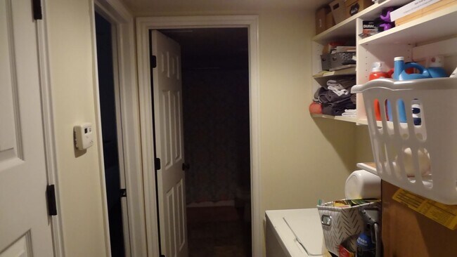 Building Photo - Great One Bedroom near Provo Rec Center, U...