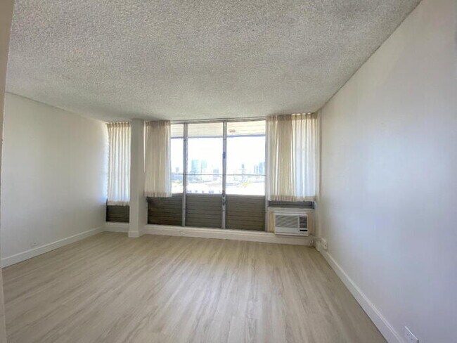 Building Photo - 1535 Pensacola St