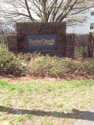 Foto principal - 433 Rivertree Ln