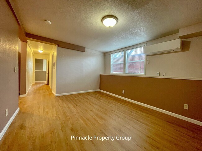 Building Photo - 496 North 7th Street, Unit B