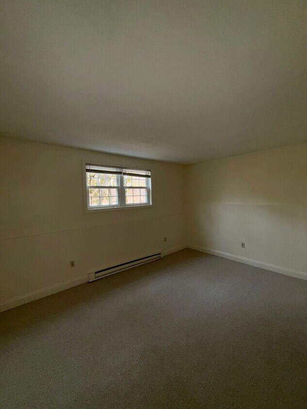 Building Photo - 2 Bedroom Condo in Madison Arms
