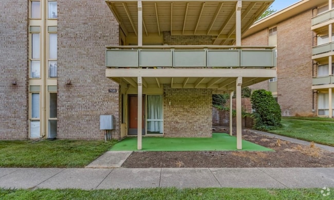 Building Photo - 7135 Donnell Pl