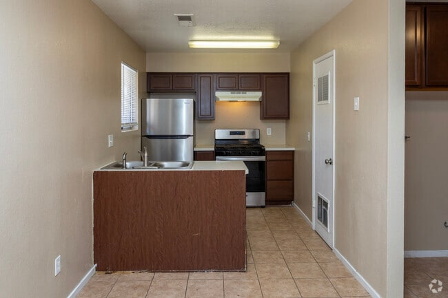 2BR, 1BA - 750SF - Dining Area - 1047 W 19TH ST