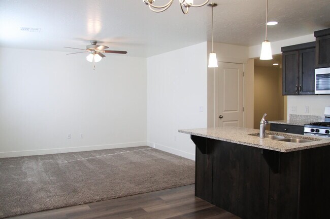 Foto del edificio - Spacious 4-Bed with 2.5 Baths in St George
