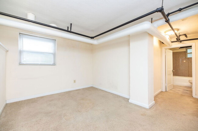 Building Photo - 2802 Digby Ave