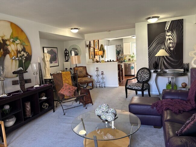 Foto del edificio - 9420 Bay Colony Dr