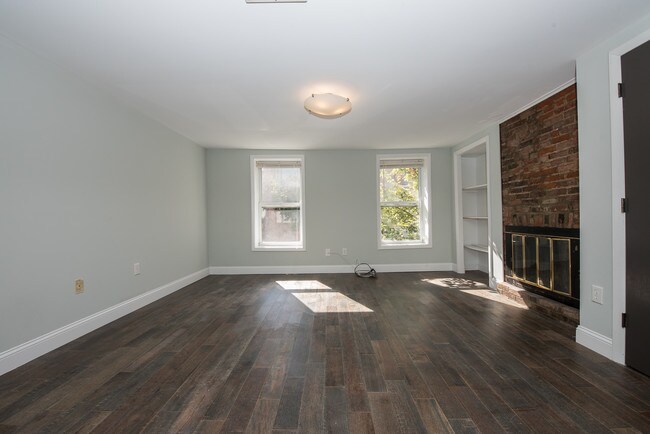 Building Photo - 2057 South St