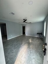 Building Photo - 2117 Pickerton Dr