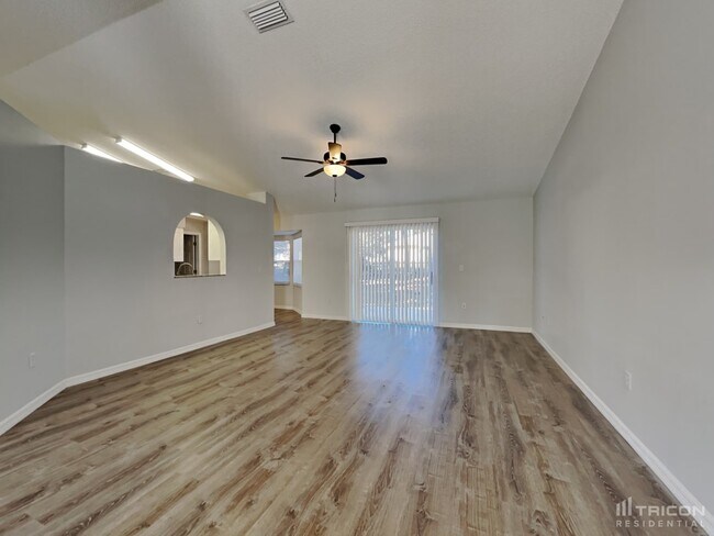 Foto del edificio - 12285 Villa Rd