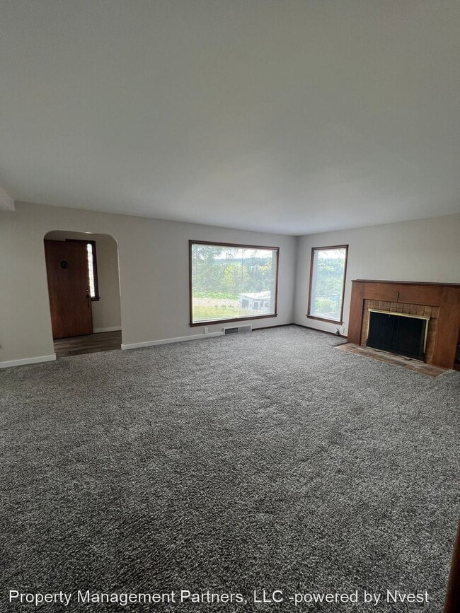 Building Photo - 3 br, 2 bath House - 3110 W Riverview Dr