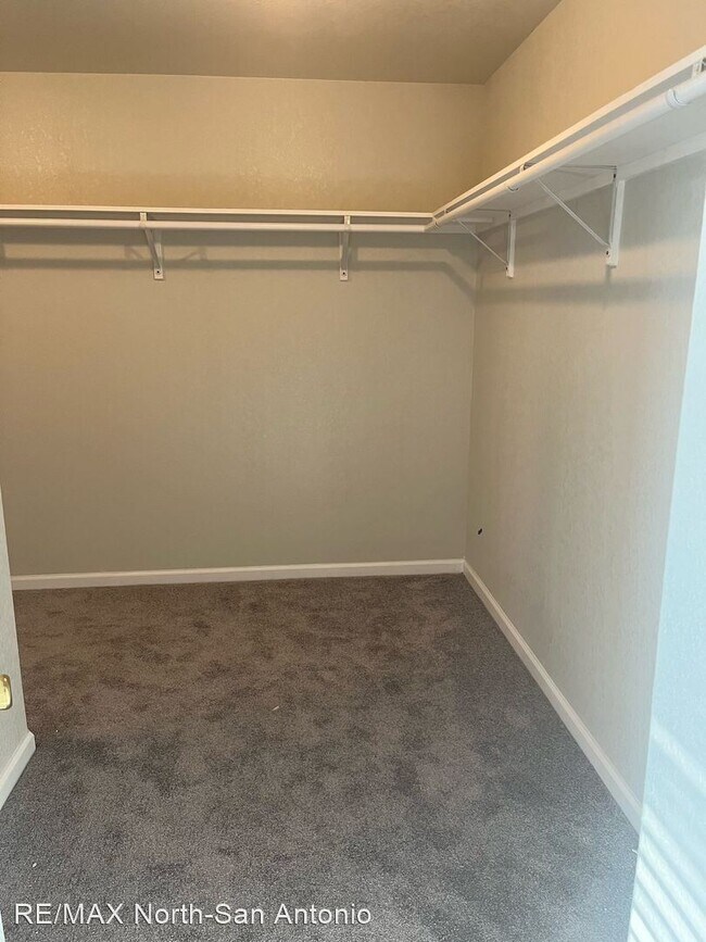 Building Photo - 3 br, 2.5 bath House - 10351 Manor Crk