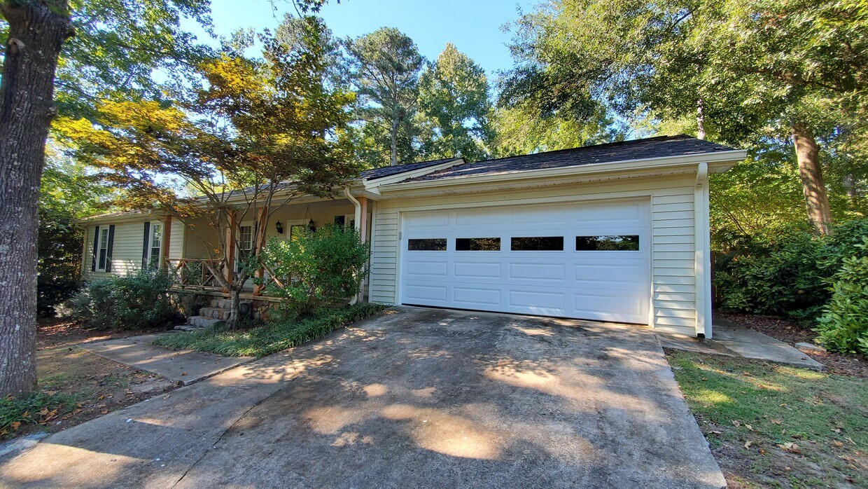 Foto principal - 1025 Ridgedale Dr