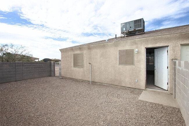 Foto del edificio - 15588 S Yava Rd