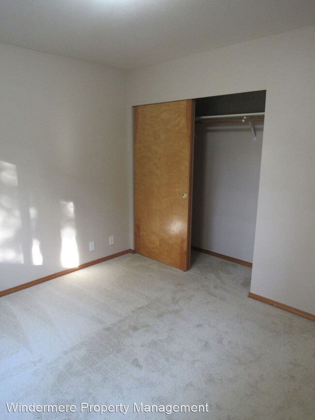 Building Photo - 2 br, 1 bath House - 2715 W. Maplewood Ave...