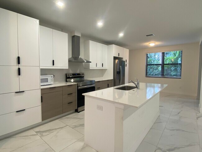 Building Photo - 383 Bella Sol Way