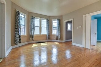 Building Photo - 1217 Chicago St
