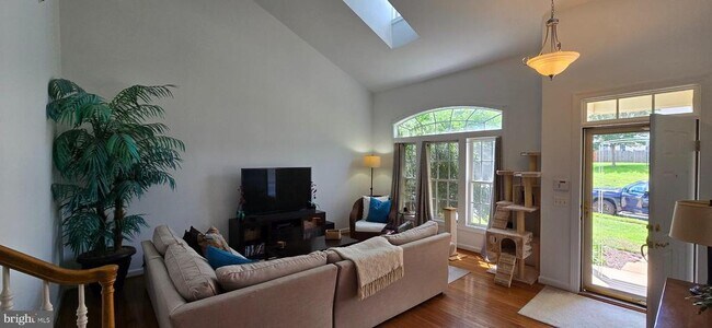 Foto del edificio - 7357 Cluster House Way