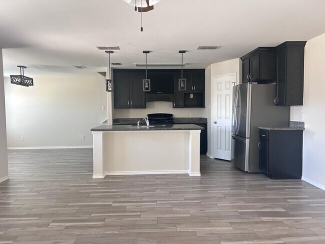 Building Photo - 5407 Simbrah Dr