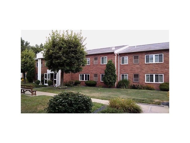 Building Photo - 100 Ridgeview Rd