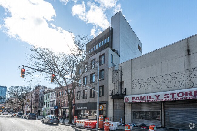 Building Photo - 51 7th Ave