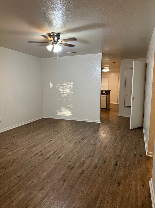 Building Photo - 304 N Ann Blvd