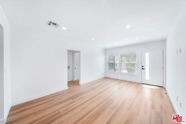 Building Photo - 1258 Mariposa St