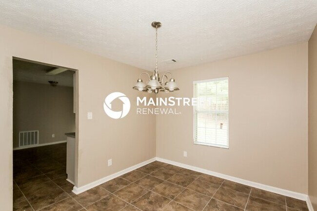 Foto del edificio - 4 Bedroom Pet-Friendly Home in Lithonia, G...