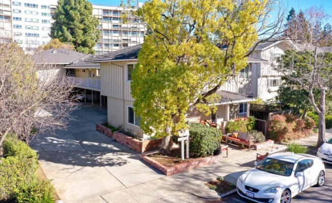 Foto del edificio - 825 Cowper St