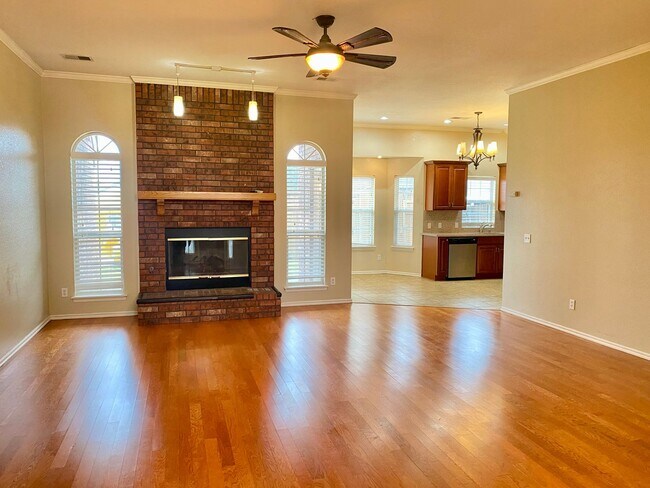 Building Photo - Wonderful 3 Bed, 2 Bath Home in Moore, OK