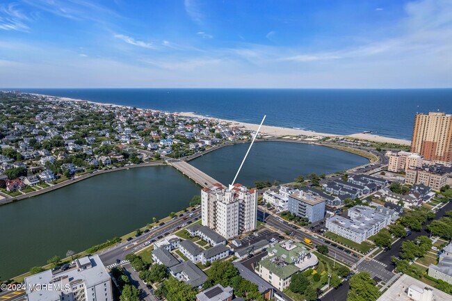 Foto del edificio - 400 Deal Lake Dr