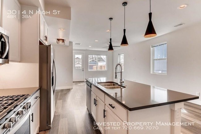 Foto del edificio - 4 bedroom in Denver CO 80205